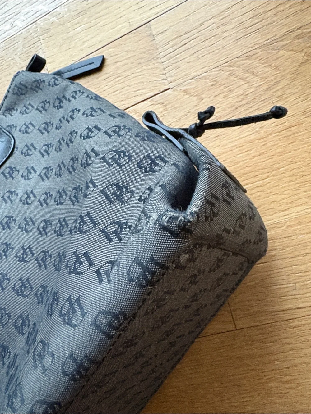 Dooney Black Patterned Tote Bag with Grommet Detail - woman’s